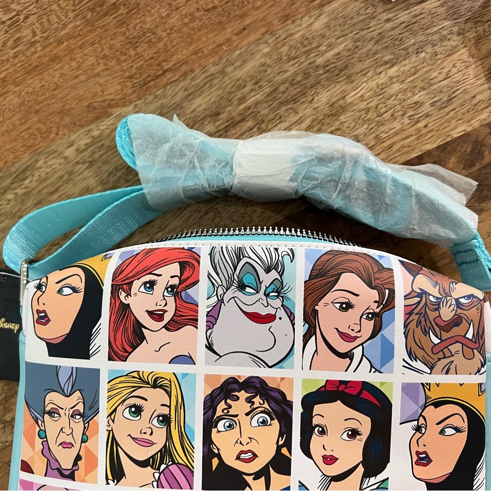 Disney Princesses and Villains Expressions Crossbody Bag New NWT - Picture 5 of 5